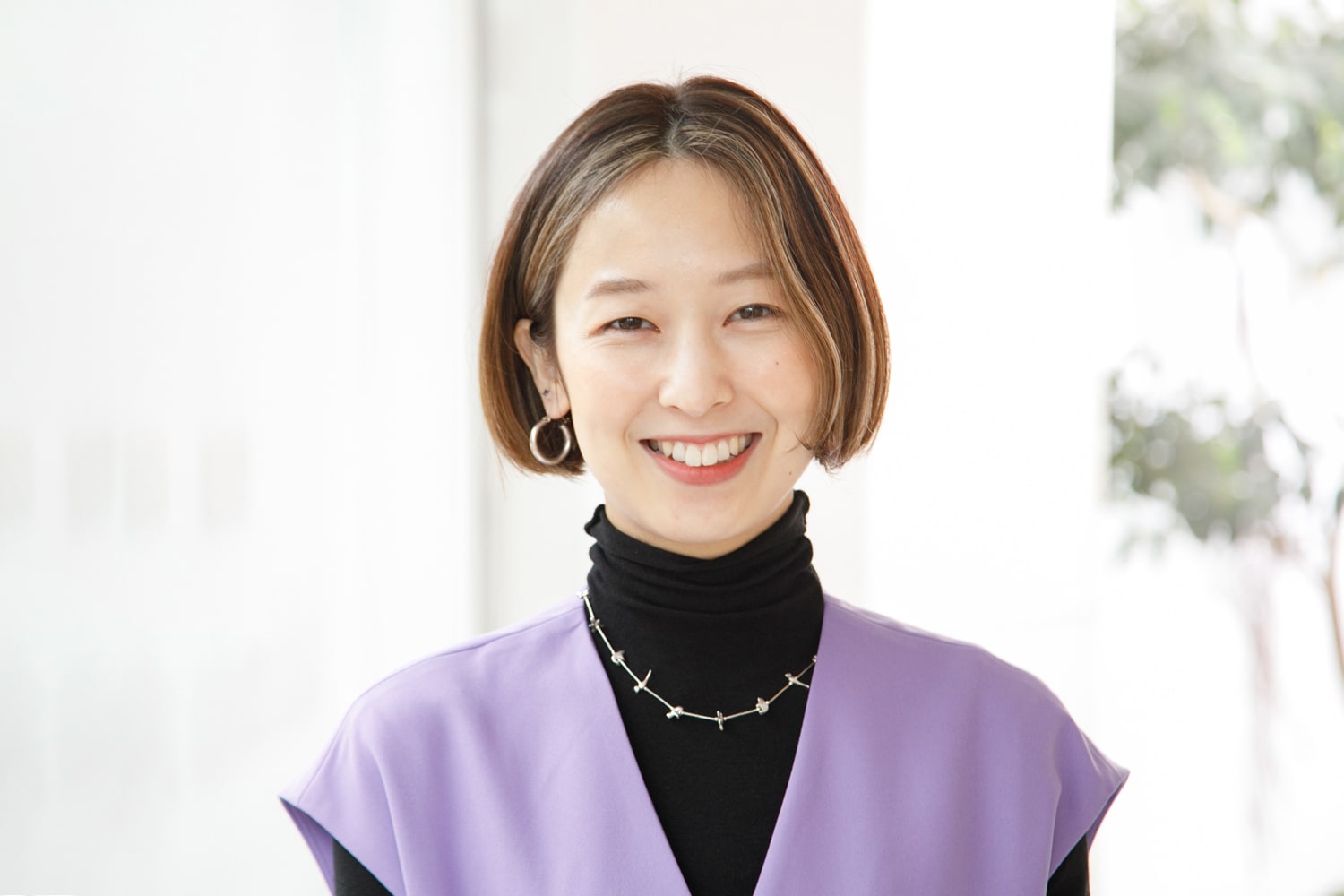 kakimoto arms 自由が丘クレオ店 トップカラーリスト・伏木麻弥さん。「健康と美容のため、ビオセボンでちょっと贅沢なオーガニック食材を買うように。今ハマっているのは、アーモンドミルクやコンブチャです」