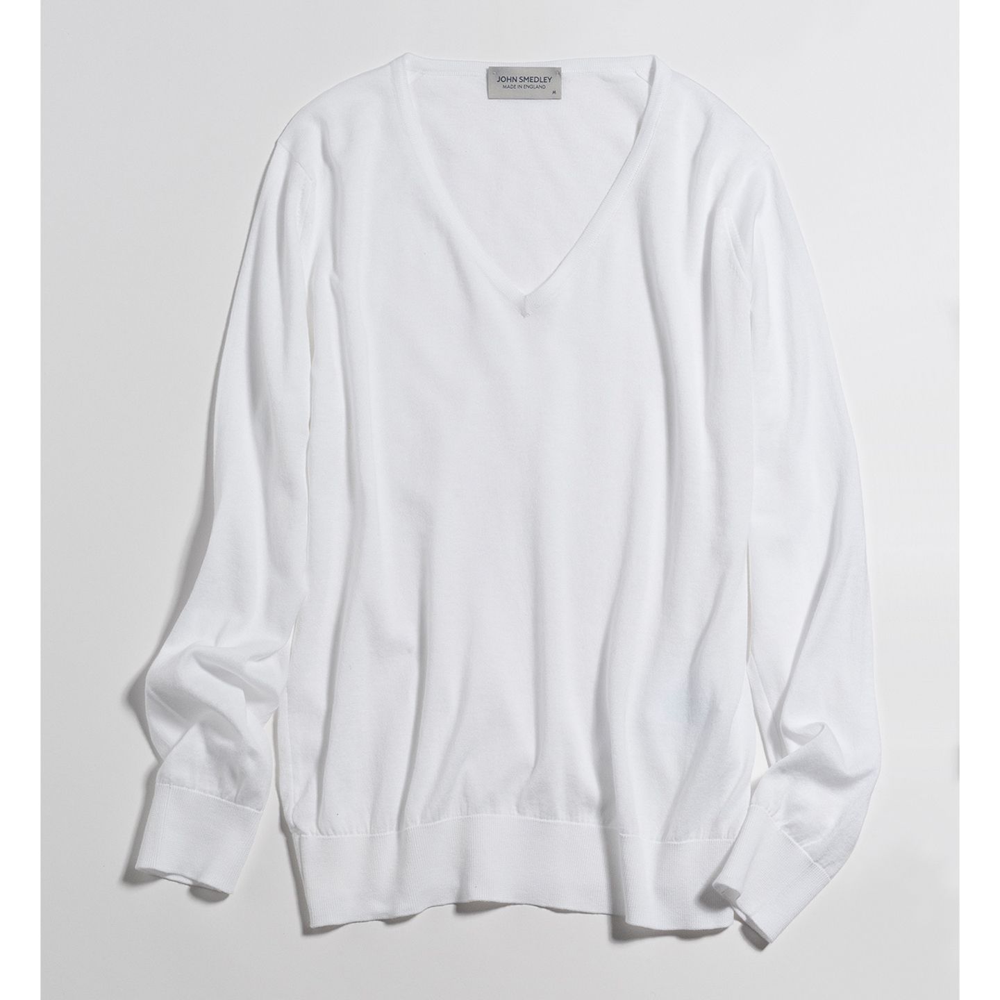 ニット¥28,000(リーミルズ エージェンシー<ジョン スメドレー>)