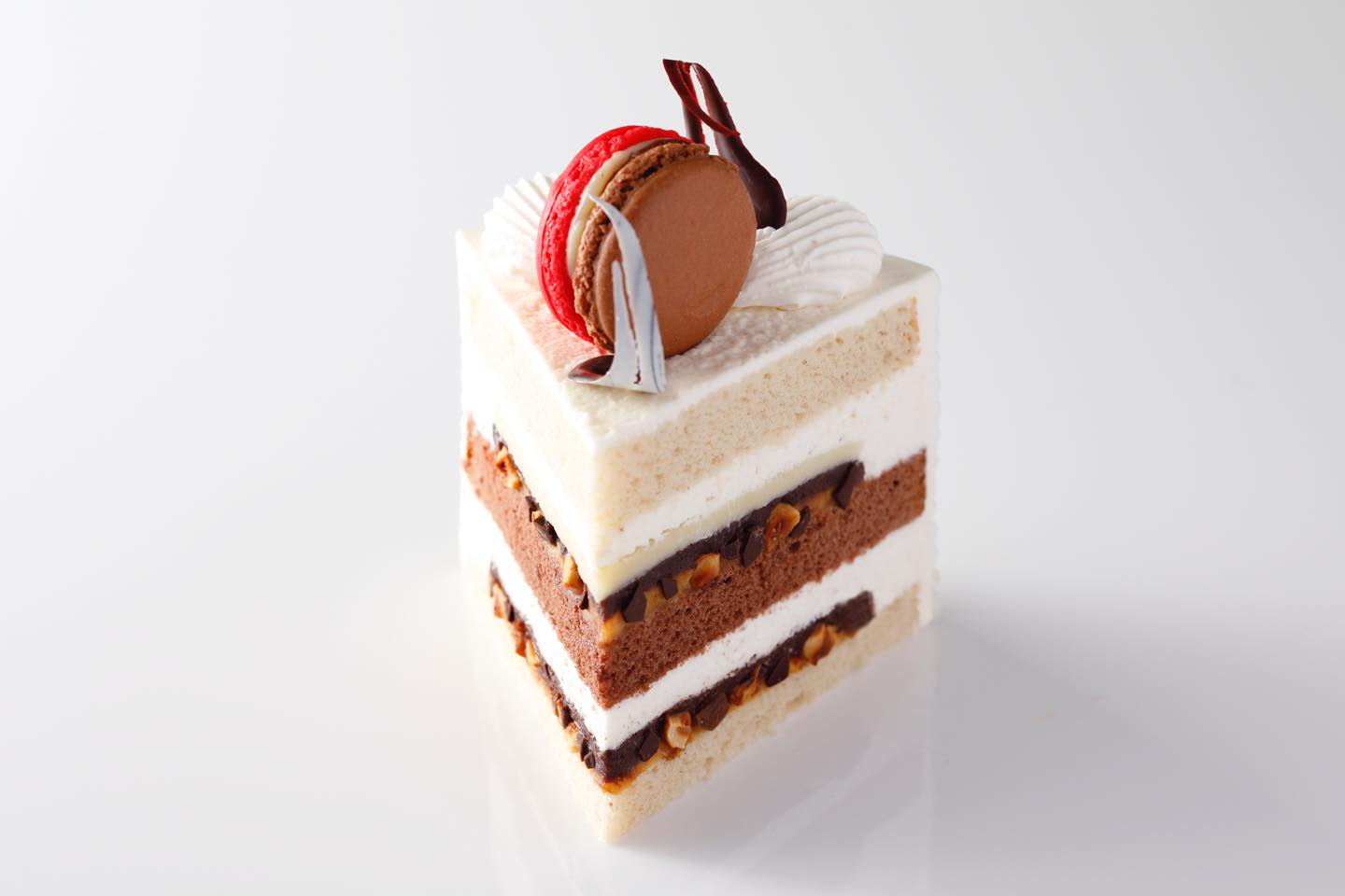 【1】紀尾井町「パティスリーSATSUKI(ホテルニューオータニ)」のスーパーチョコレートショートケーキ