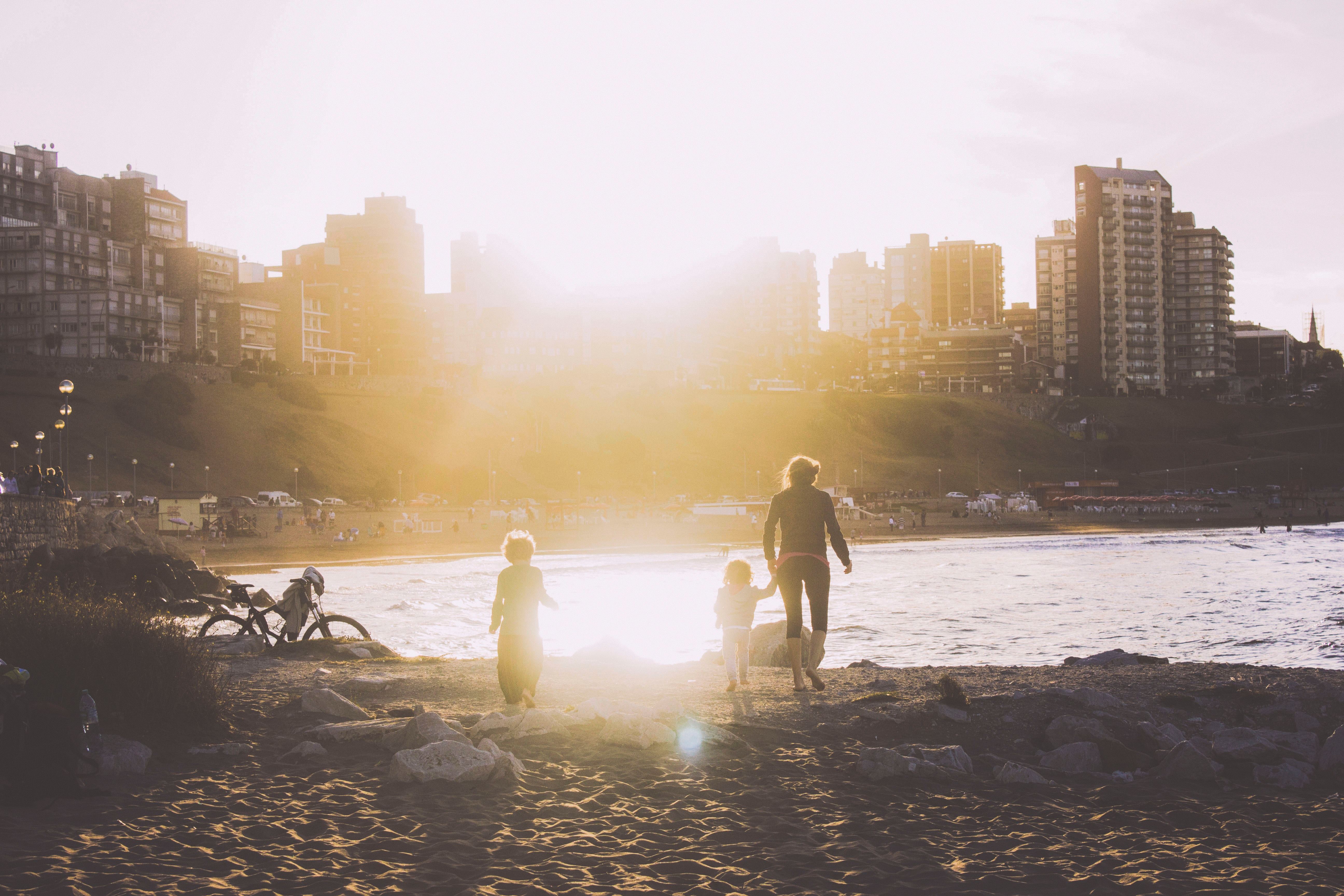 高額療養費制度の次に知っておくべきは… Photo by delfi de la Rua on Unsplash