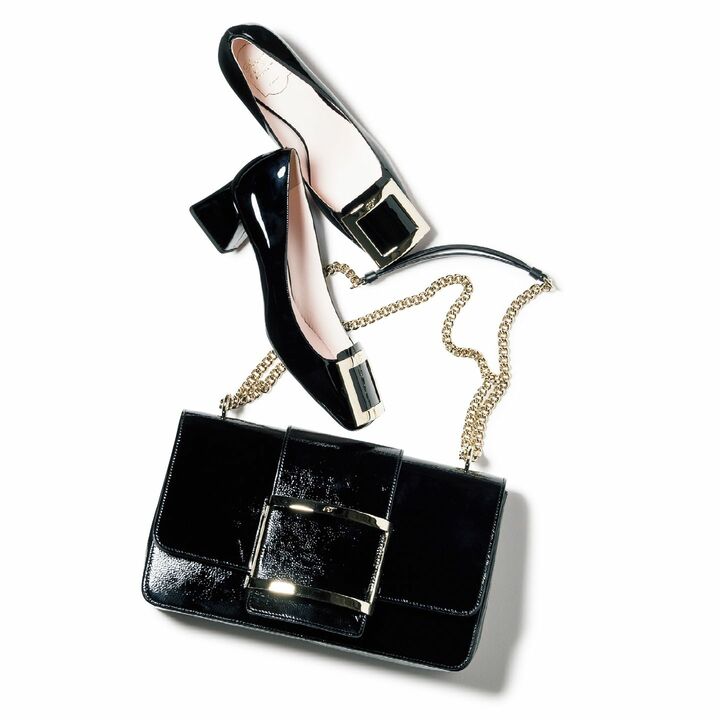 バッグ［縦19×横31×マチ8cm］￥296,000・パンプス［ヒール4.5cm］￥103,000（ロジェ・ヴィヴィエ・ジャパン）［Precious2019年5月号153ページ］