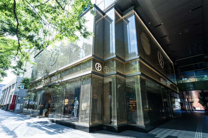 ジョルジオ アルマーニ 表参道店の外観