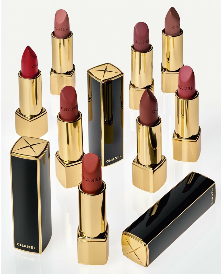 シャネルの特別限定品「ルージュ アリュール ヴェルヴェット ランデヴー」と「ル クレイヨン レーヴル」
