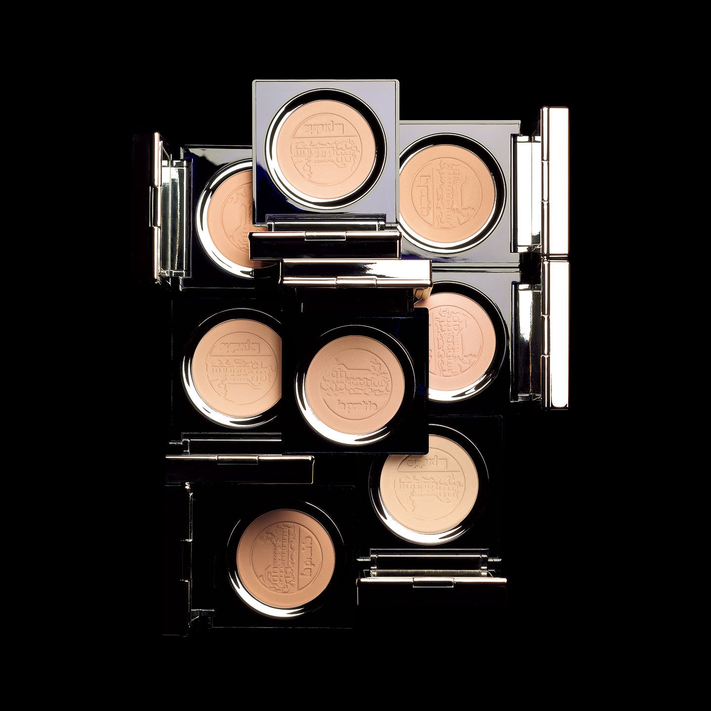 ラ・プレリー SC パウダーファンデーション SPF15・PA++ ¥24,000