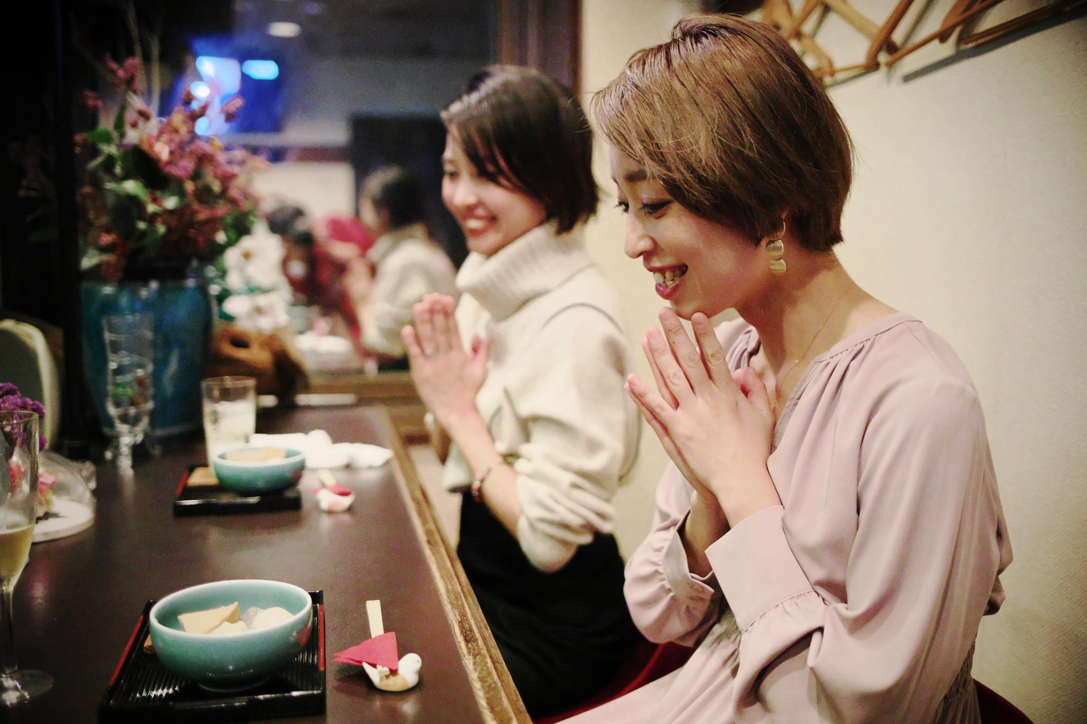 箸を包む和紙も昌子ママが巻いているという。