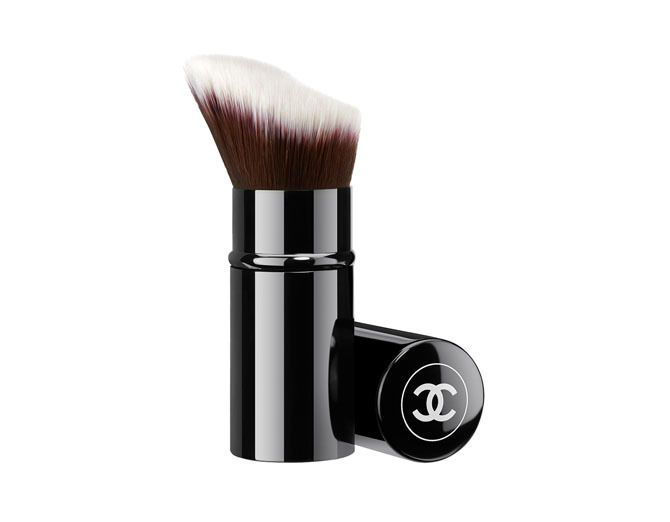 パンソー フォン ドゥ タン レトラクターブル ¥5,900 ©️CHANEL