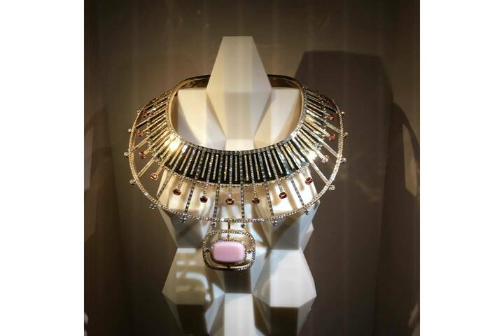 ペンダント［アトラージュ・セレスト］。アトラージュ・セレストとは”天空の馬車”の意味だそう