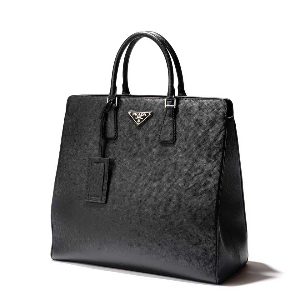 【W41×H30×D18cm】バッグ¥360,000(プラダ クライアントサービス)