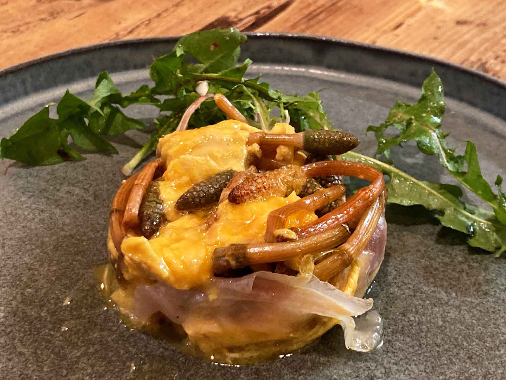 これも高桑シェフが摘んできたつくしをたっぷりと使ったイタリア風オムレツ「フリッタータ」ほろ苦さが絶妙。