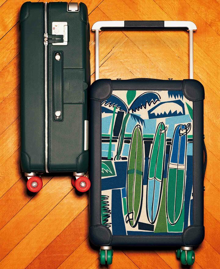 スーツケース［縦55 ×横35×マチ20cm］ 右から¥1,353,000・¥1,210,000 ※2022年1月以降発売予定（エルメスジャポン）