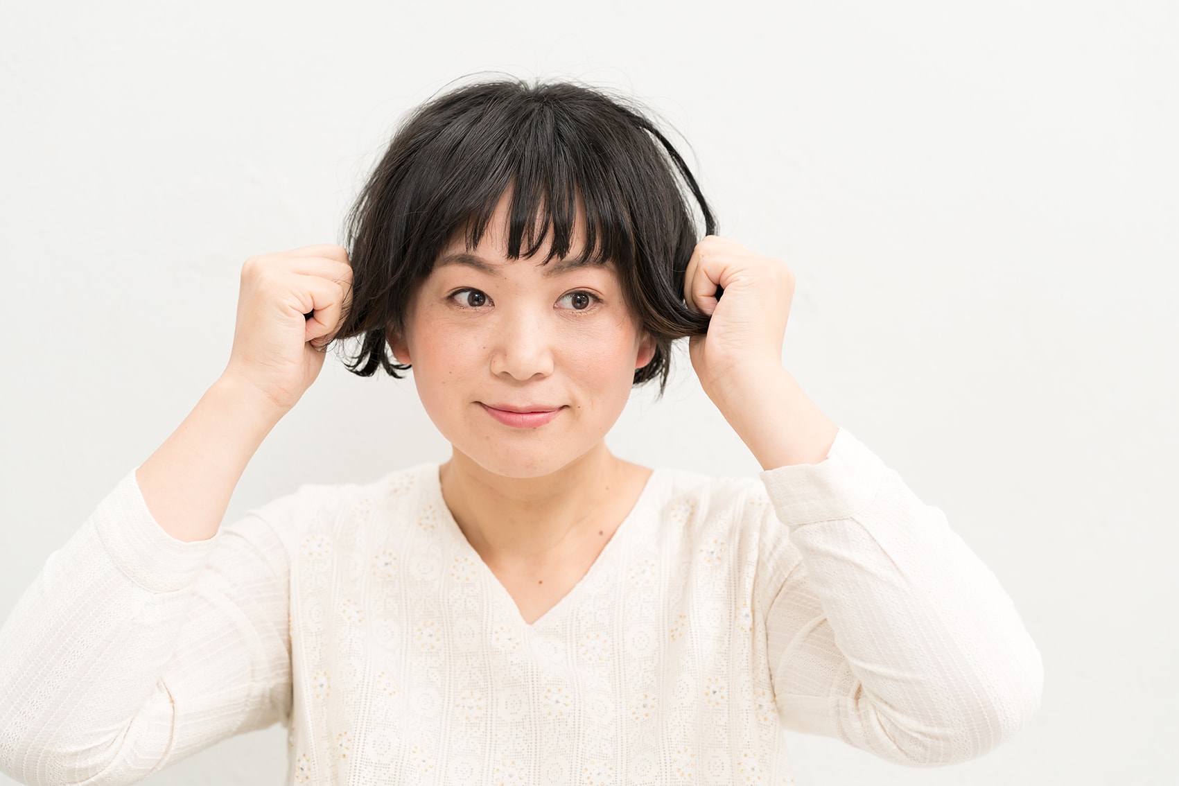 内側や根元にはつけない。