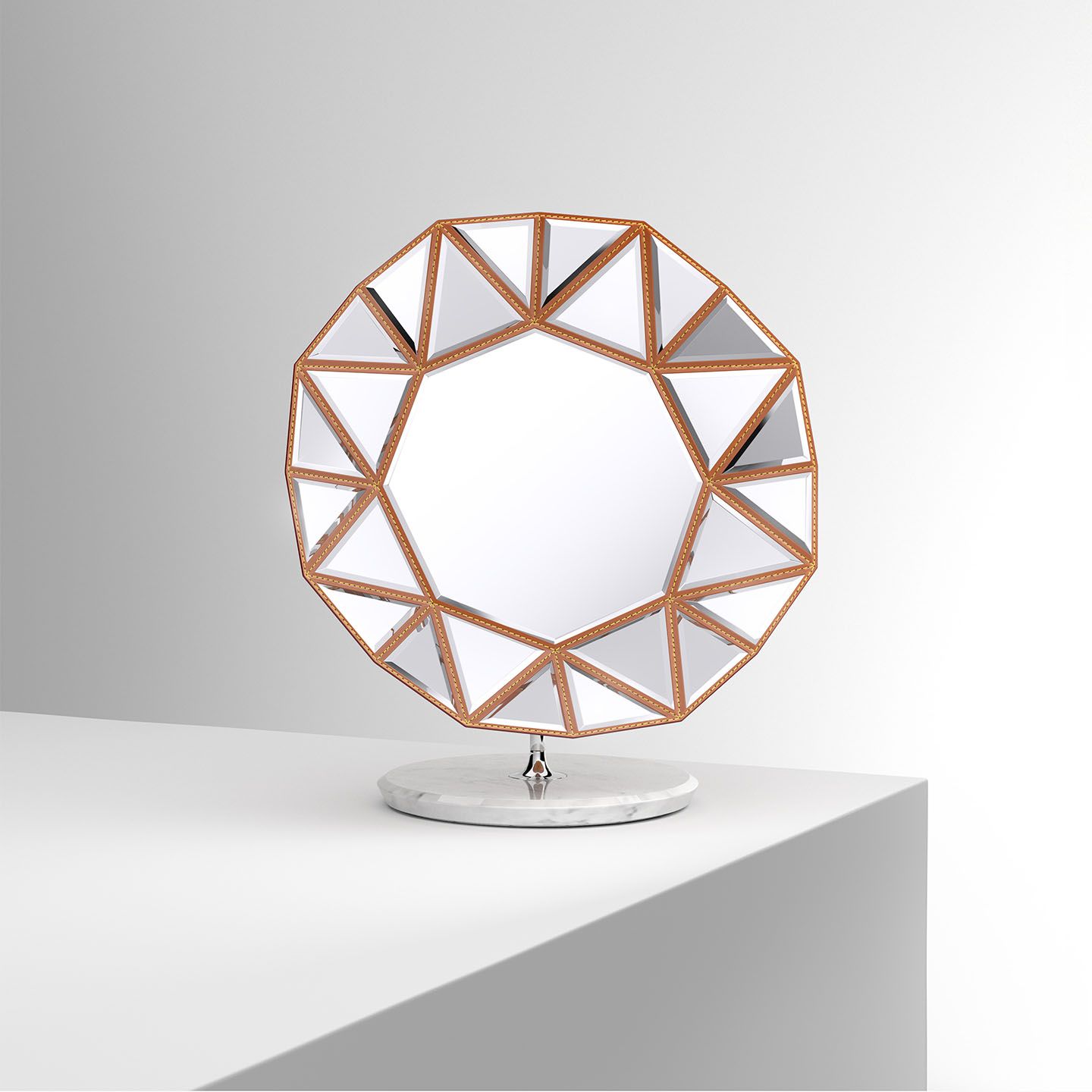 鏡「Diamond Mirrors」¥443,000(予定価格・税抜)