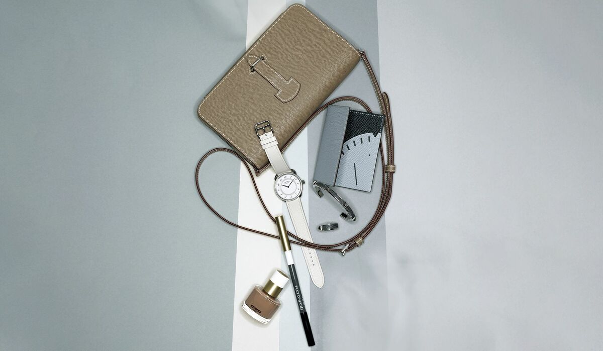 エルメス”の繊細な「ニュアンスグレー」アイテム｜美しい景色を思わ