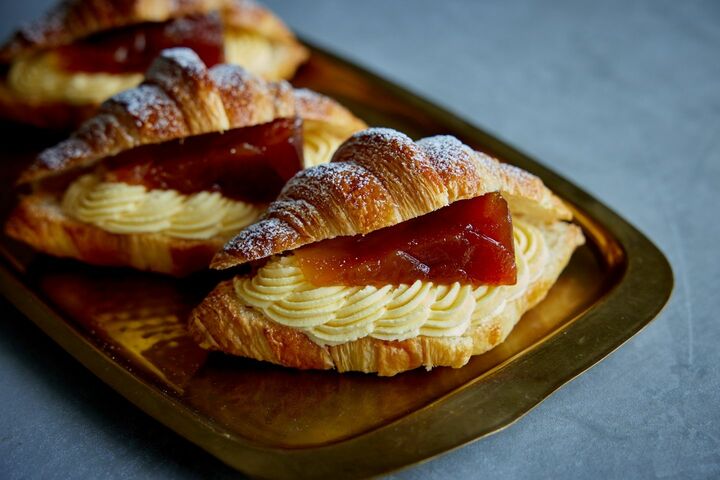 「エシレ・ラトリエ デュ ブール」のスイーツ