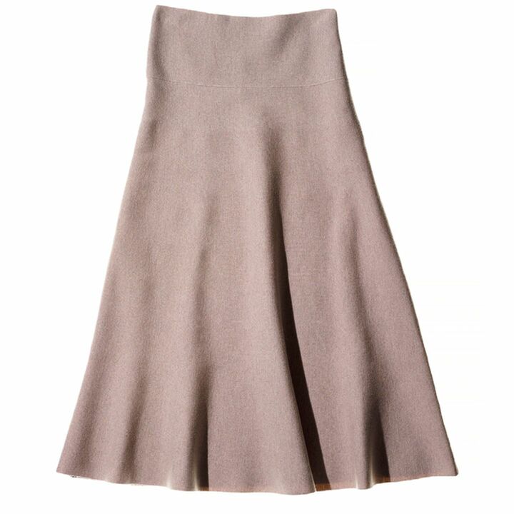 スカート￥179,000（三喜商事〈アニオナ〉）　[Precious2018年11月号101ページ]