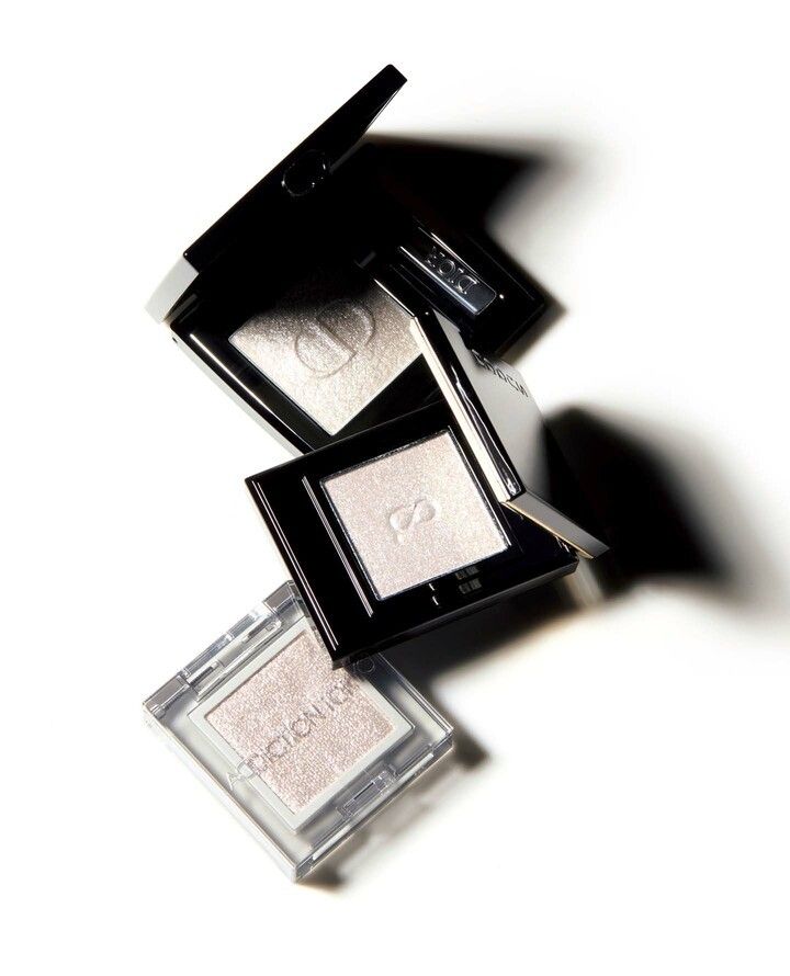 「パルファン・クリスチャン・ディオール」「SUQQU」「アディクション」のグリッターアイシャドウ