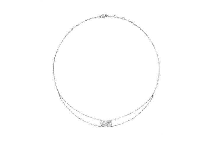 白い輝きが際立つ組み合わせは、これからの季節にぴったり。ネックレス［ホワイトゴールド×ダイヤモンド］￥534,060（税込）