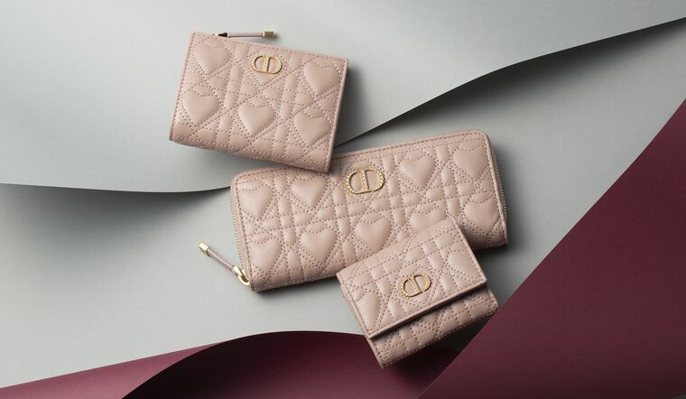 ディオールの財布『「ディオール カロ」‘Hibiscus’ウォレット』『「ディオール カロ」‘Dahlia’ウォレット』『「ディオール カロ」‘Voyageur’ウォレット』