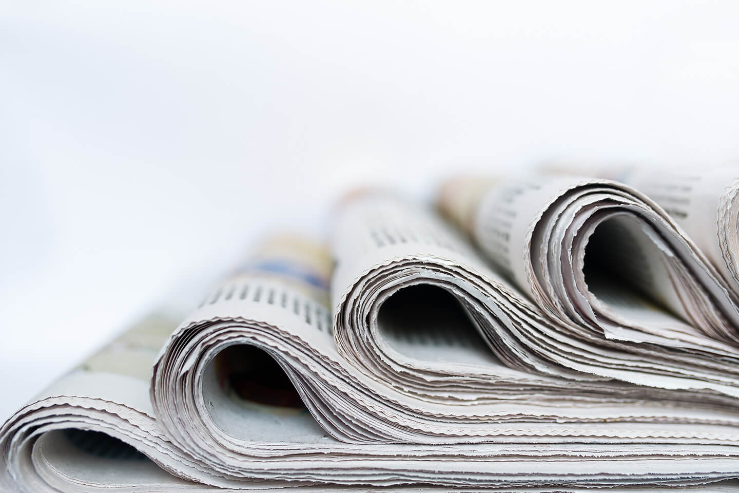 常温保存では、湿気と乾燥を防ぐために新聞紙を使いましょう