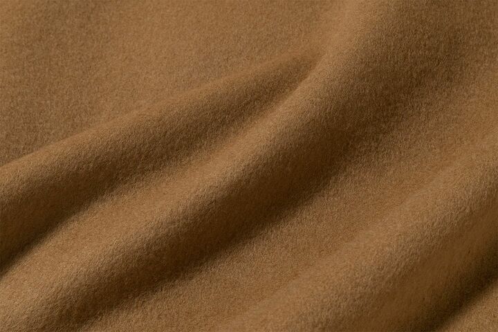 「エステータ」の新作アウター