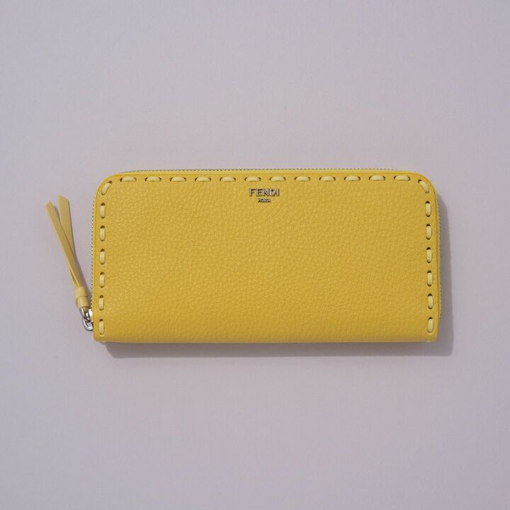 「フェンディ」の財布