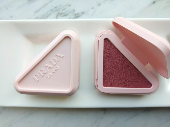 プラダ ビューティ プラダ タッチ 全8色（写真はP72） ￥6,930（4月17日公式サイト、ブティックにて先行発売、5月1日全国発売）