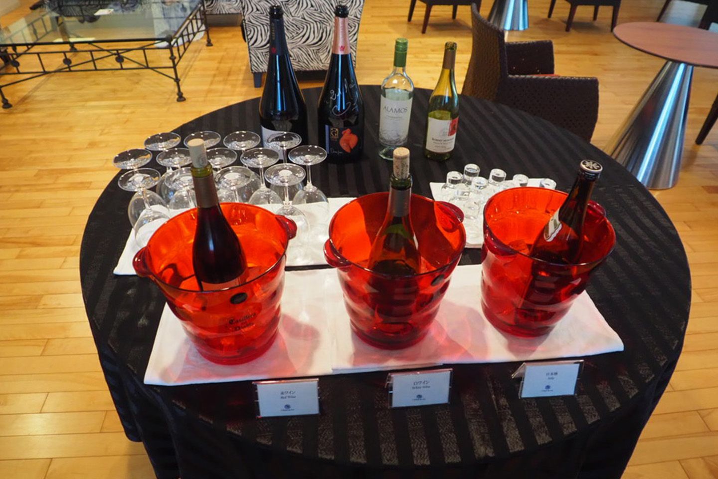 赤、白に加え、滋賀県長浜市木之本町の酒蔵・富田酒造の日本酒「七本槍」も。