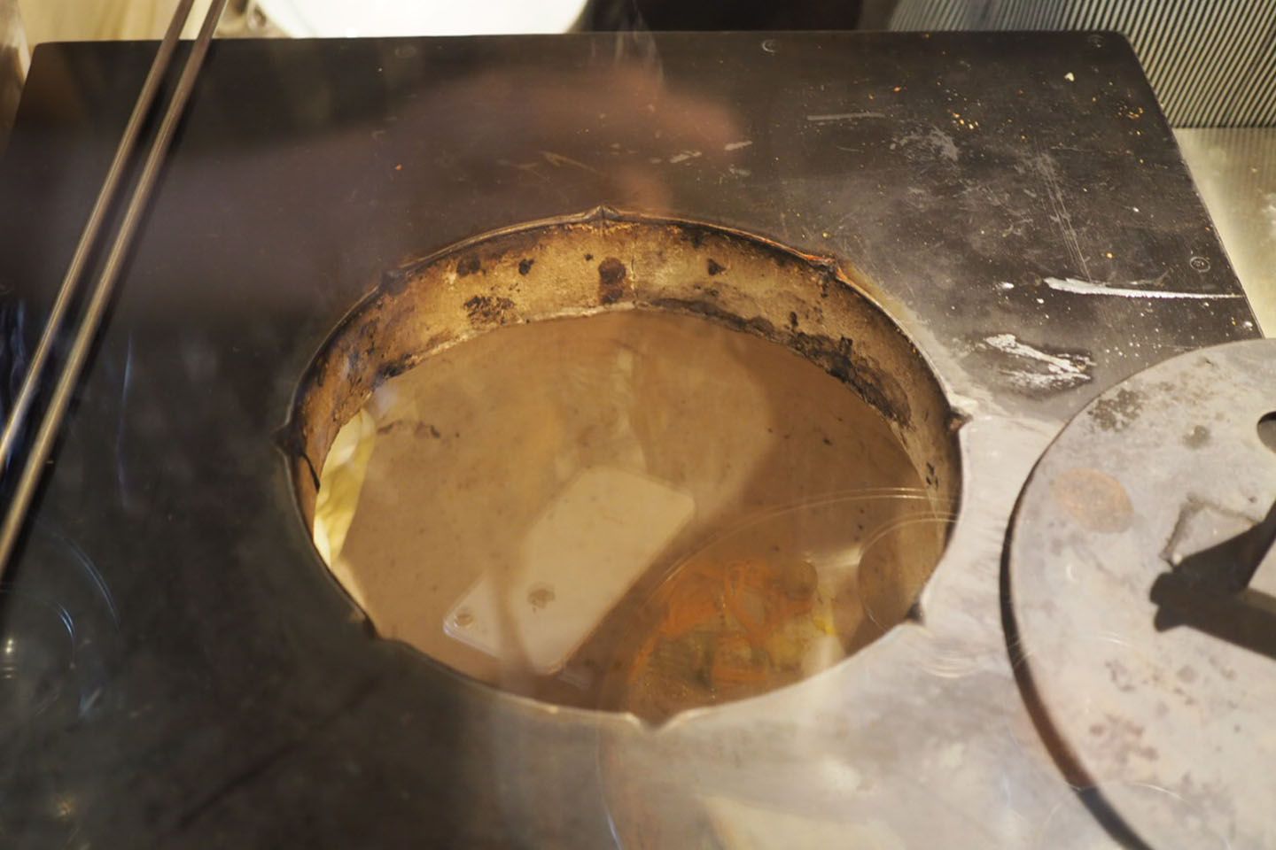 新宿ボンベイのタンドール窯