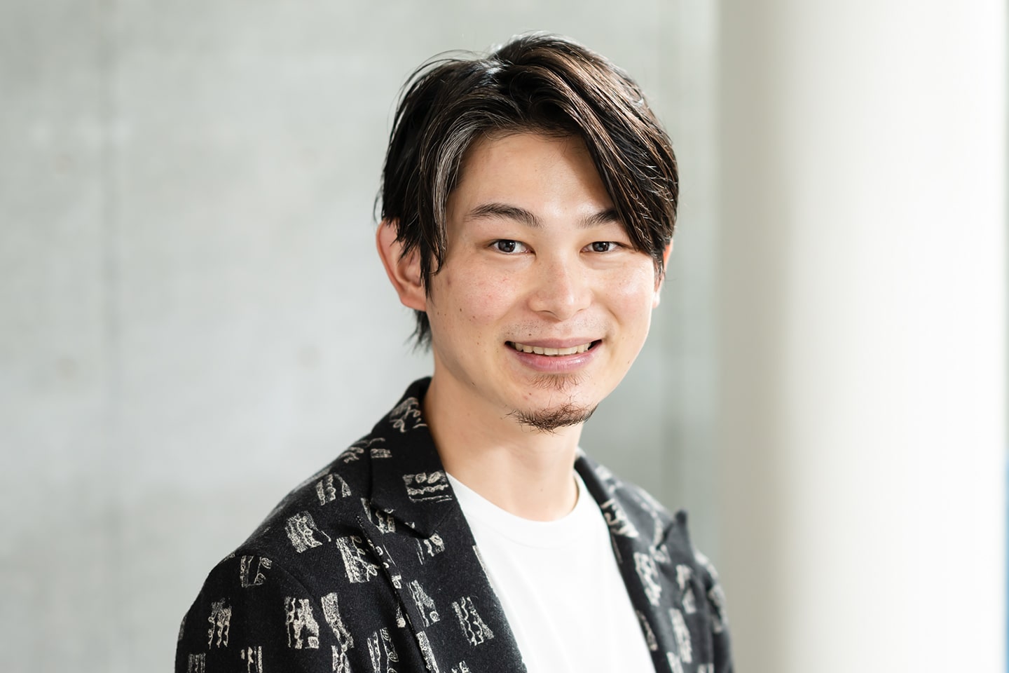 MAGNOLiA Omotesando 店舗代表・SHINさん。ちょっと変わった植物を育てるのが趣味。「今、ハマっているのがメキシコ亀甲竜という植物。過酷な環境でも育つ種類なので、すごく手入れが簡単なんですよ」Instagramアカウント@magnolia_shin