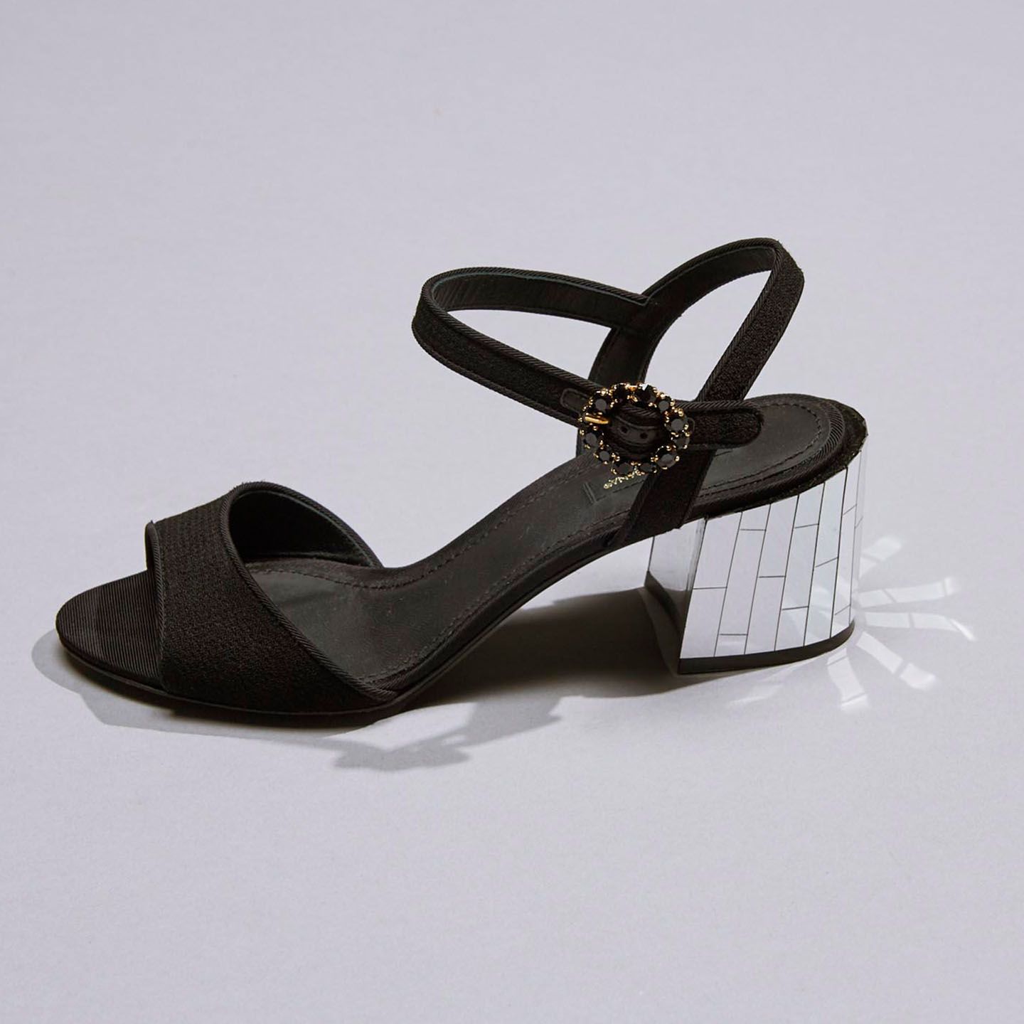 サンダル【ヒール6cm】¥111,000(税抜)