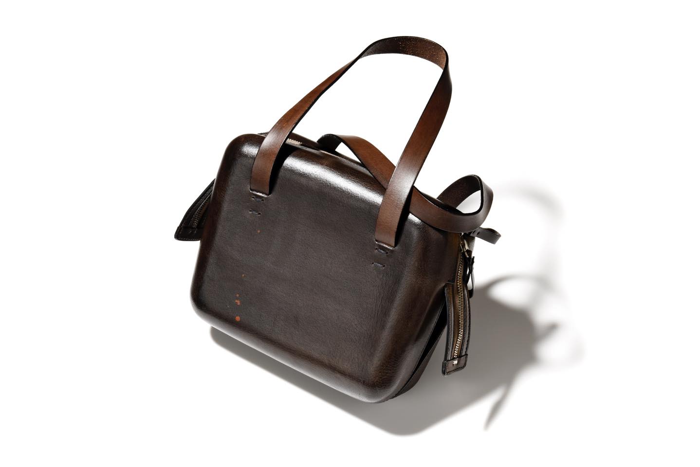 バッグ【W00×H00×D00cm】¥118,000(セコンド ショールーム〈チェッキ デ ロッシ〉)
