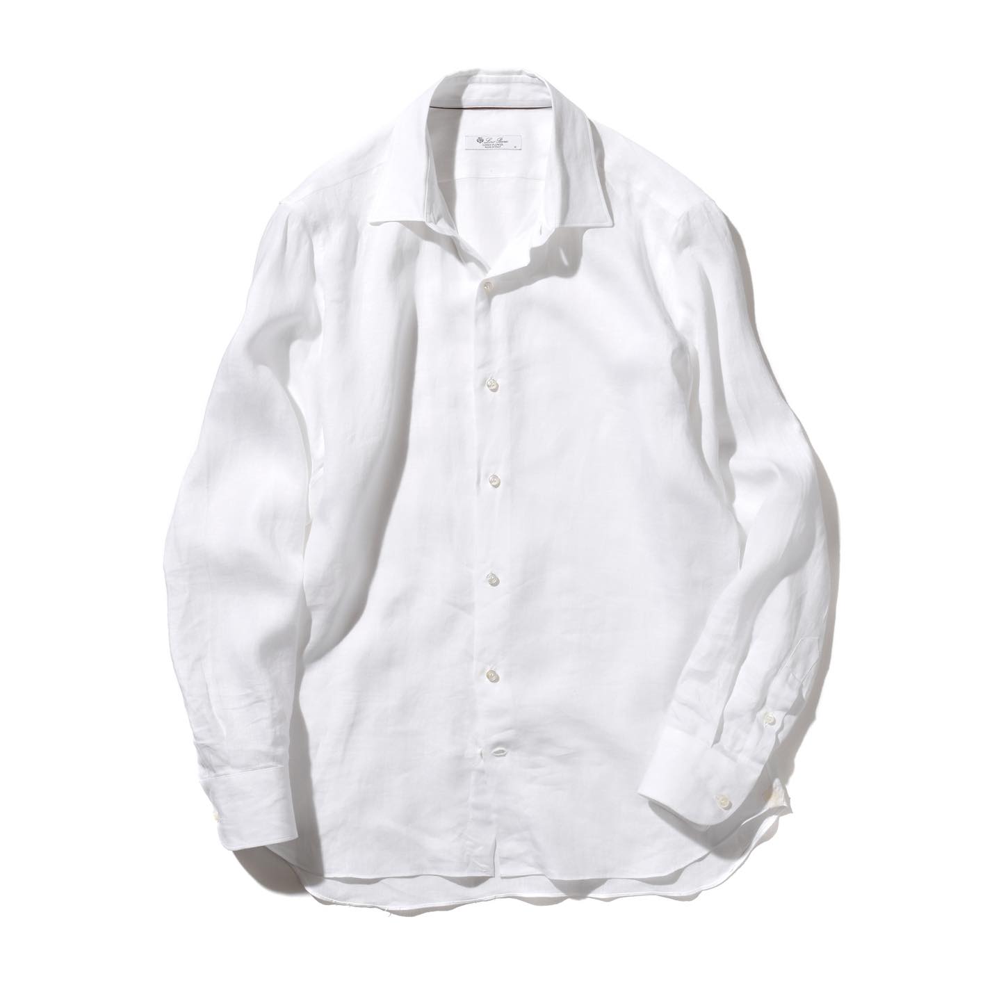 シャツ¥81,000(ロロ・ピアーナ ジャパン)