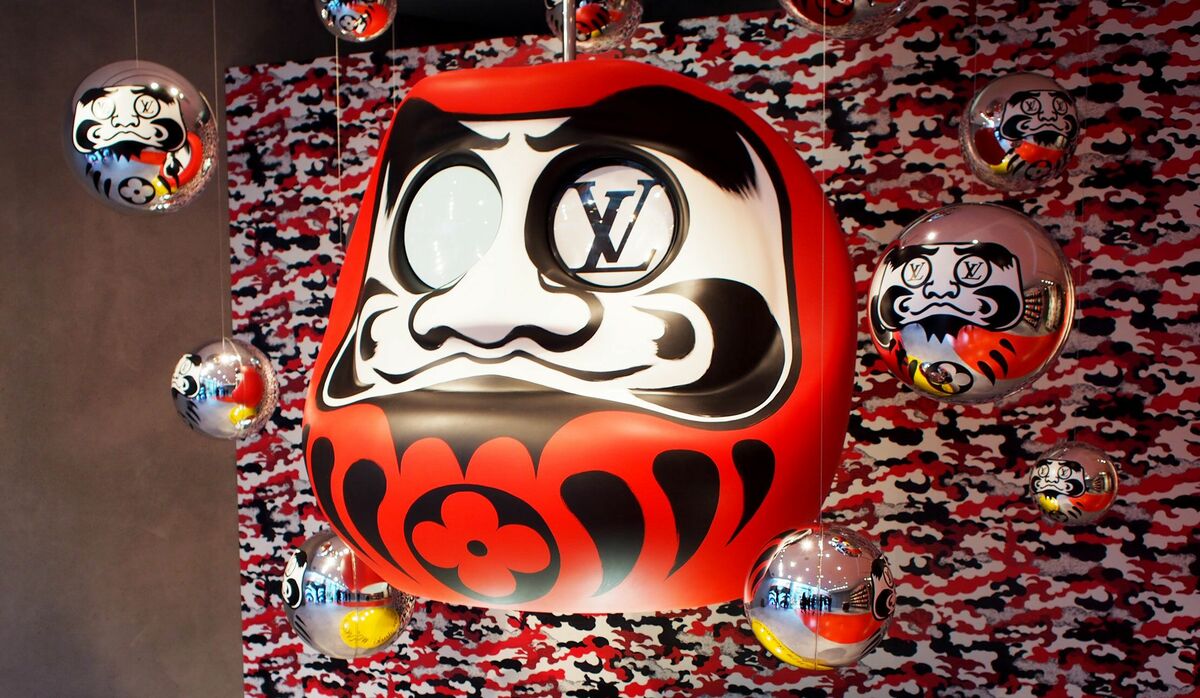 ヴィトン　歌舞伎　だるま ルイ・ヴィトンのダルマも!?青山の期間限定店は遊んで買える「お祭り