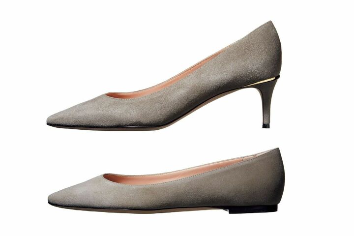 写真上／『エヴォニー』￥60,000［キッドレザー］【ヒール：5.5cm】・下／『エヴォニャ』￥58,000［キッドスエード］【ヒール：0.5cm】（バリー 銀座店）　[Precious2019年5月号125ページ] 