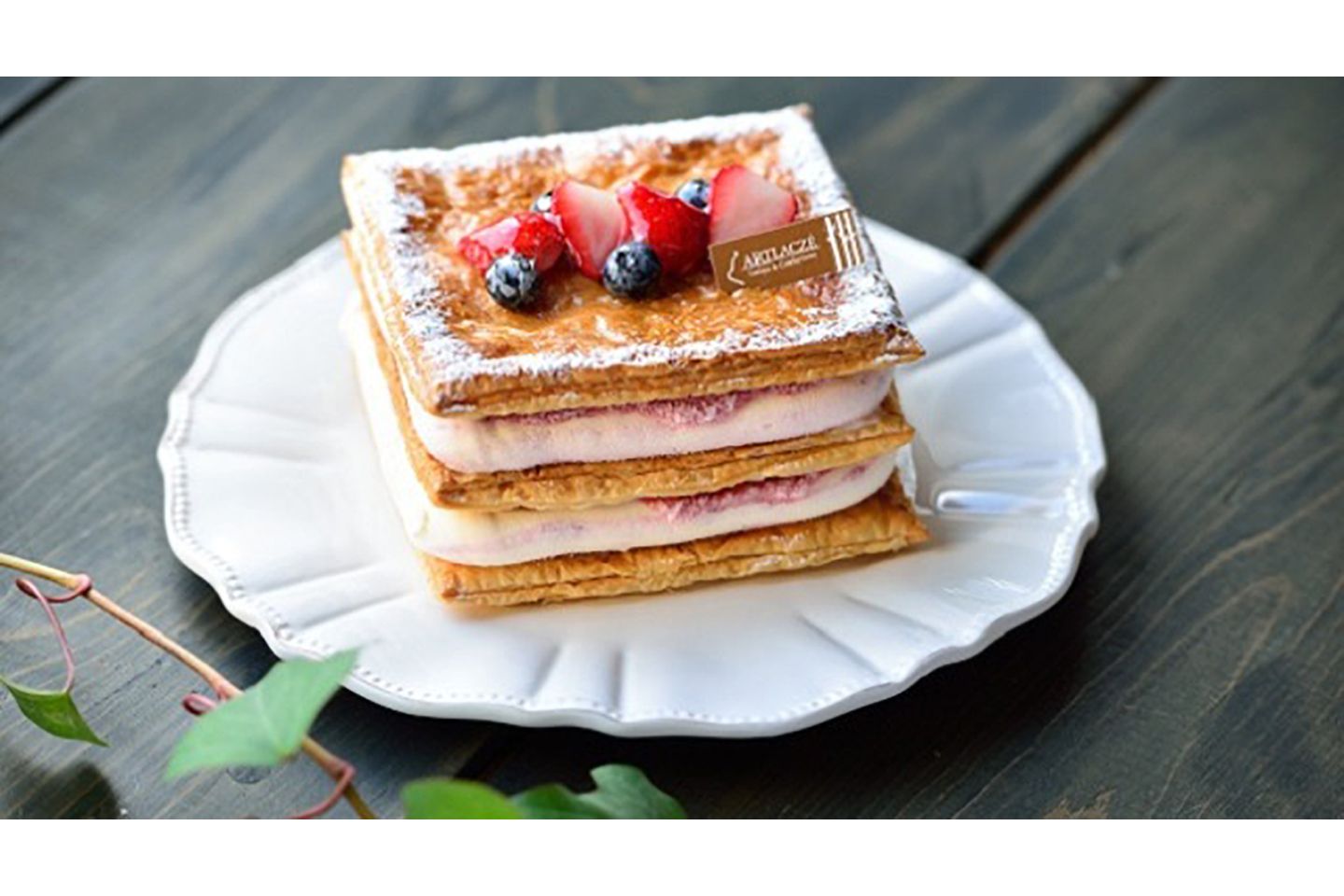 ■7:ARTLACZEの「ジェラートケーキ いちごのミルフィーユ」