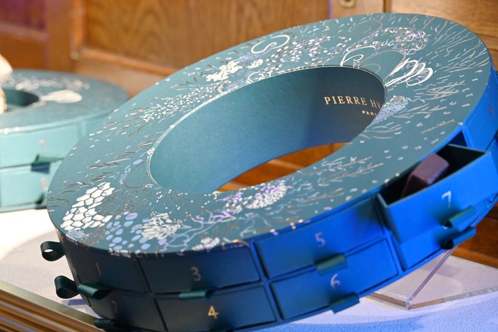 スイーツ_14,クリスマスケーキ_14,チョコレート_14,いちご_14,プレゼント_14