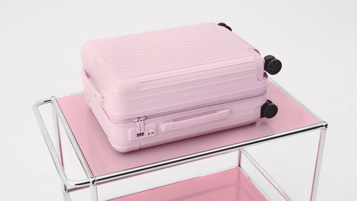 リモワの「エッセンシャル」から登場する限定カラー「バレリーナ ピンク」