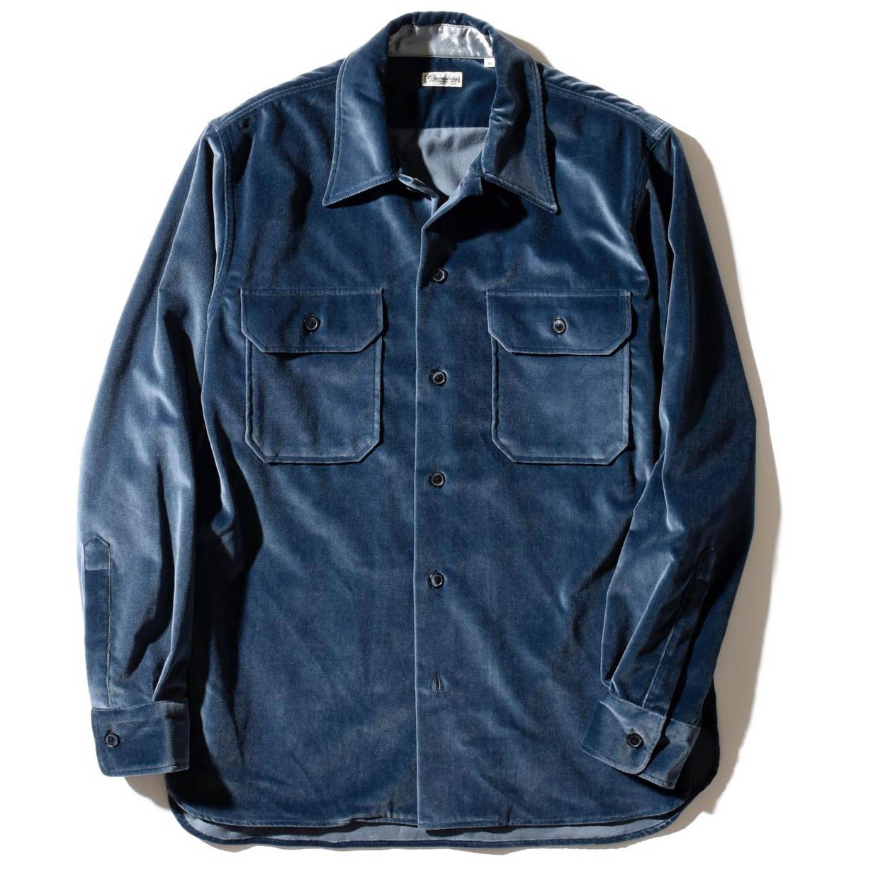 シャツアウター¥44,000(ユナイテッドアローズ 六本木ヒルズ店〈カモシタ ユナイテッドアローズ〉)