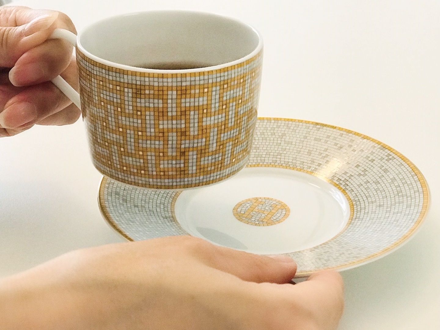 好きなティーセットでお茶を楽しむだけで、気分が上がります