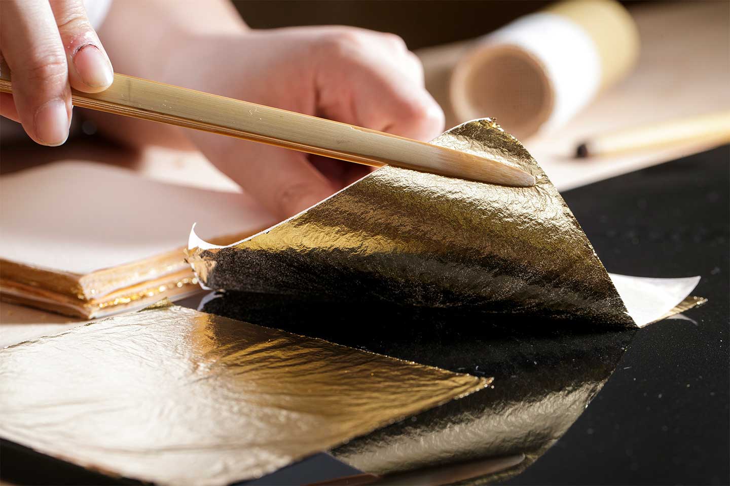 活躍の幅は無限大!気軽に使えてラグジュアリーな、金沢箔のテーブルウエア Precious.jp(プレシャス) 活躍の幅は無限大!気軽に使えてラグジュアリーな、金沢箔のテーブルウエア Precious.jp(プレシャス)