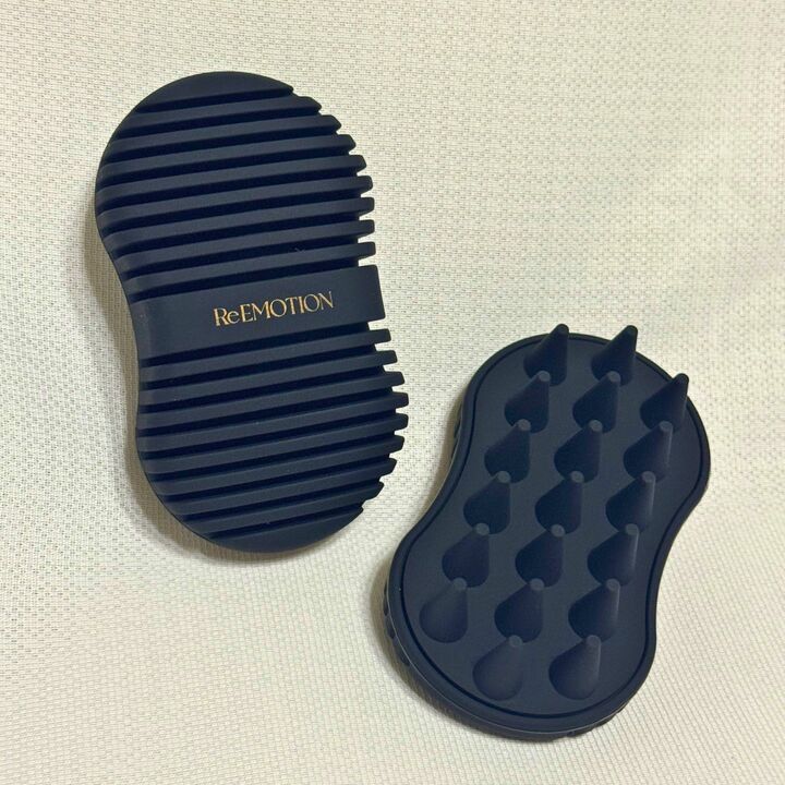 Re EMOTION スカルプマッサージブラシ ￥3,850