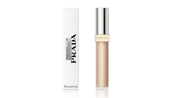 プラダ ビューティの「ブラーリング マイクロコレクティング コンシーラー」