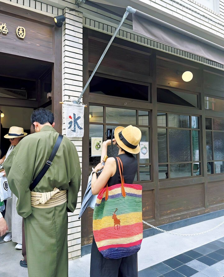 京都旅行中の鈴木保奈美さん