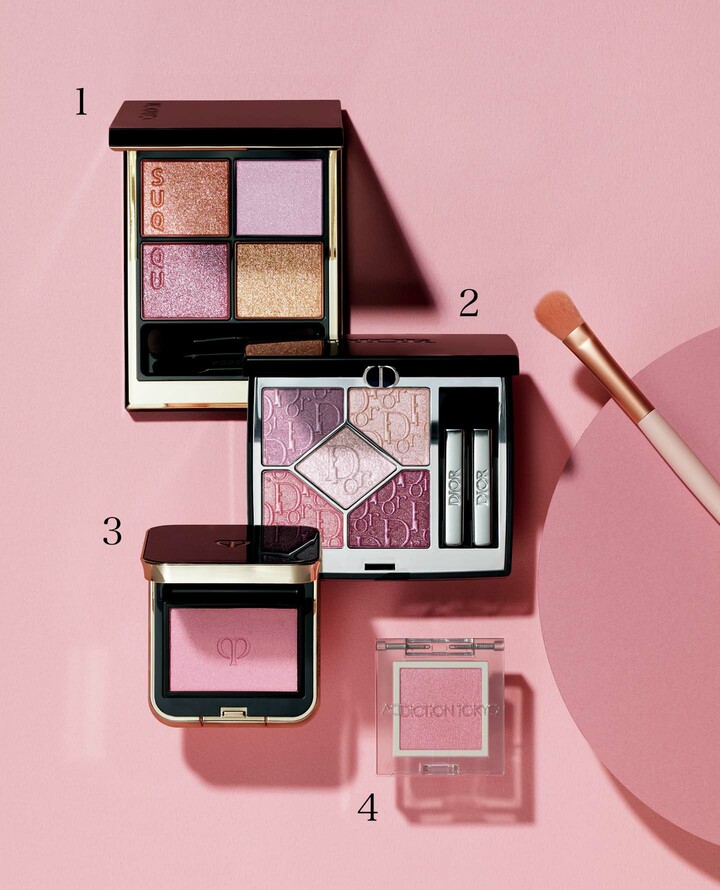 ピンクカラーのアイシャドウ