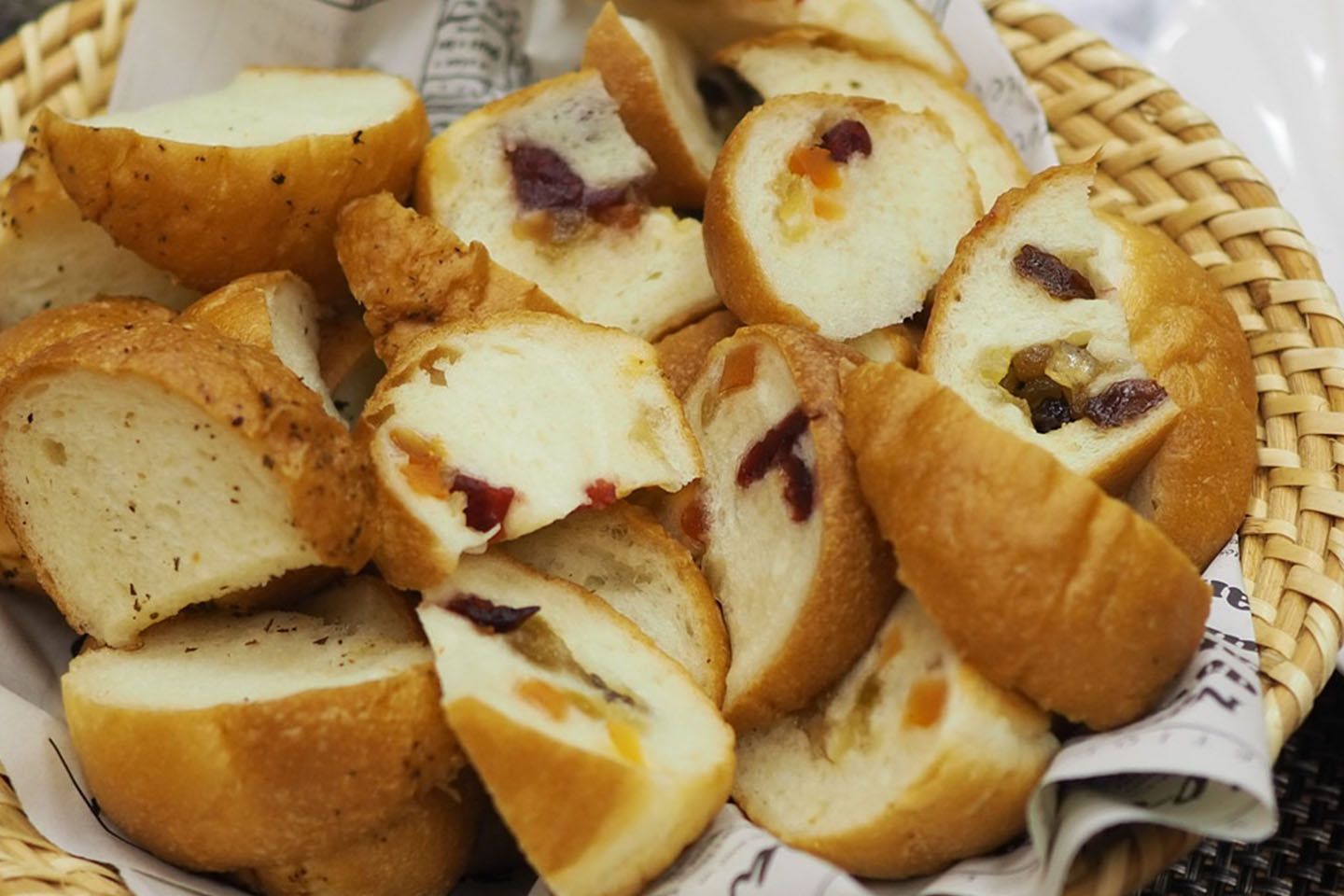 このパンが食べても食べても手が止まらないおいしさ。