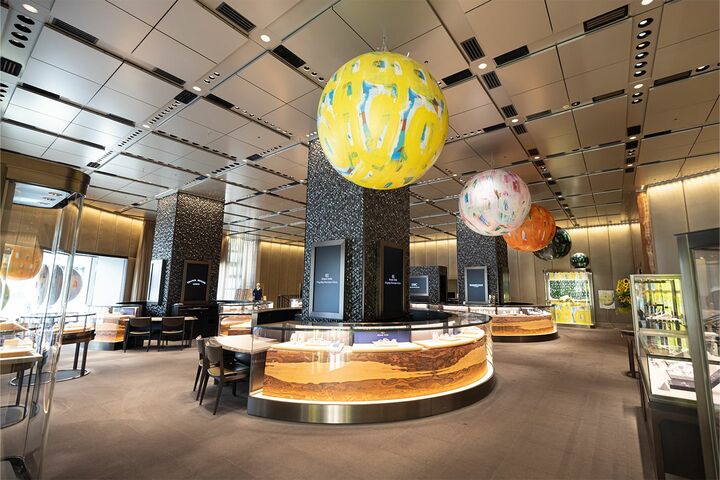 銀座・和光本店にて開催中の「ヘラルボニー」との特別企画展『Wako Sustainability Month GOOD LOOP 2026 くりかえす時間の先に、美をみる。感じること⇄⽣きること』の内観カット