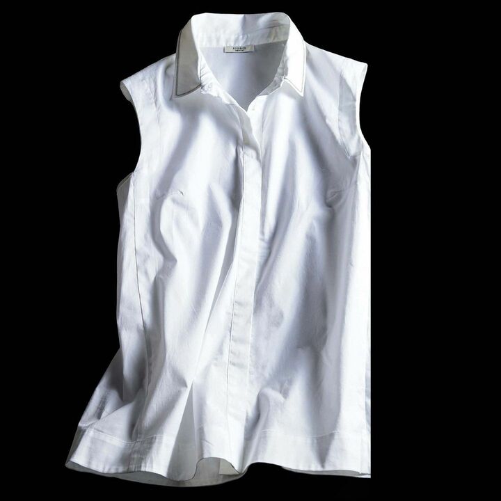 シャツ￥57,000（ウールン商会〈ペセリコ〉）　[Precious2019年5月号118ページ]