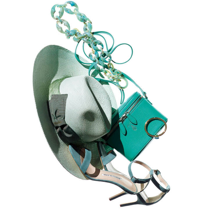 上から／爽快なカラーでみずみずしく。ネックレス￥42,000／予価（プラダ〈プラダ〉）、ハンサムなハットを相棒に。帽子￥36,000（ボルサリーノ ジャパン）、筒形のフォルムで、装いにリズムをつけて。バッグ『GINNY MINI』［縦12×横17×マチ7cm］￥110,000（ブルーベル・ジャパン〈マーク クロス〉）、手元をキリッと見せる、澄んだ光にうっとり。ブレスレット『NUDO』［ローズゴールド×ホワイトゴールド×ロンドンブルートパーズ］￥1,480,000（ポメラート・ジャパン）、ヌーディーなサンダルで女らしい足元に。靴『CHAOS』［ヒール7cm］￥103,000（ブルーベル・ジャパン〈マノロ ブラニク〉　[Precious2019年3月号81ページ] 