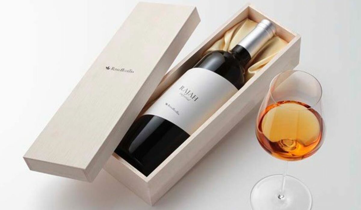 紅茶1 1本1万円！ワインボトルに入った軽やかな風味の「手摘み高級紅茶」が