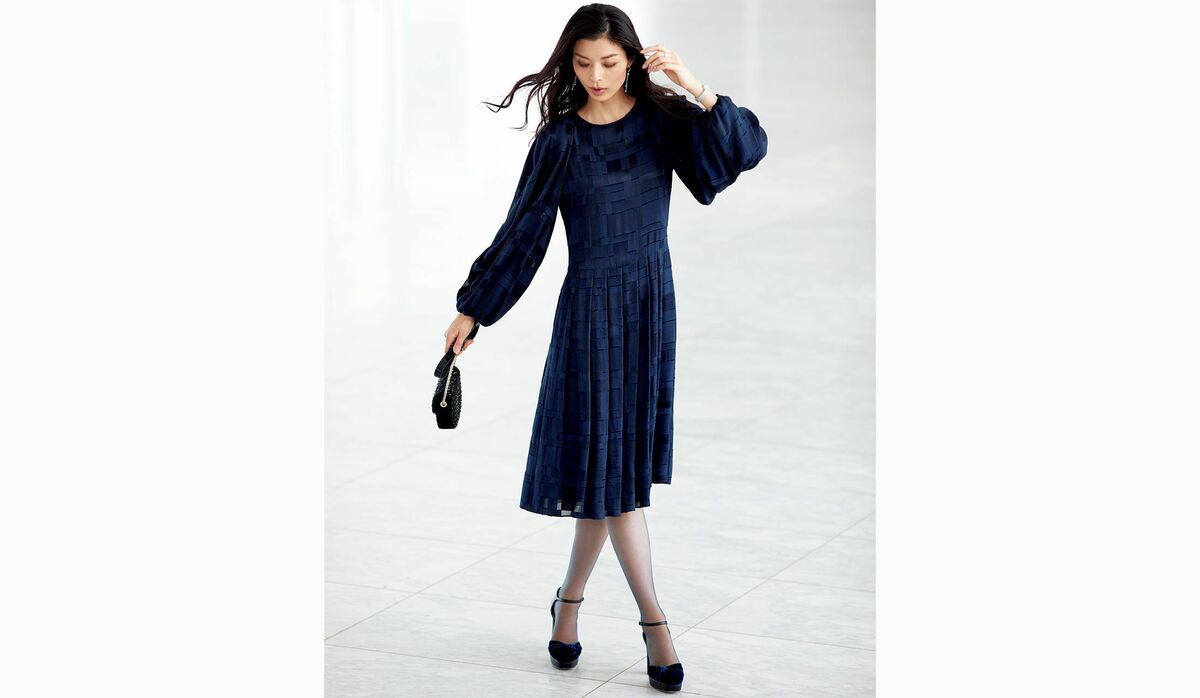 立場のある女性が華やぐ！ジョルジオ アルマーニの「ブラウス